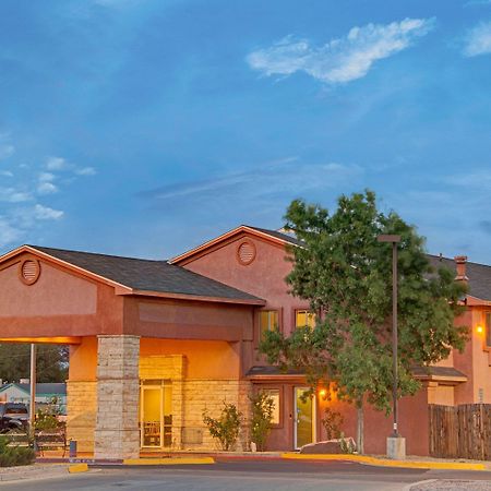 מלון Super 8 By Wyndham Belen Nm מראה חיצוני תמונה